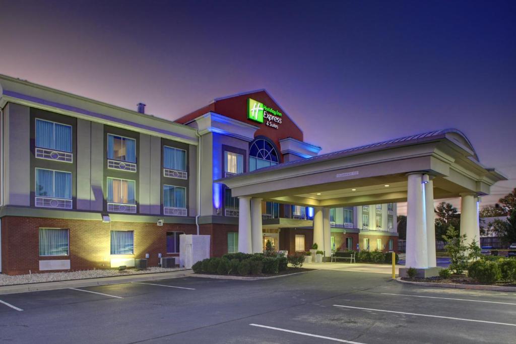 Holiday Inn Express Hotel & Suites Emporia an IHG Hotel Main image 1