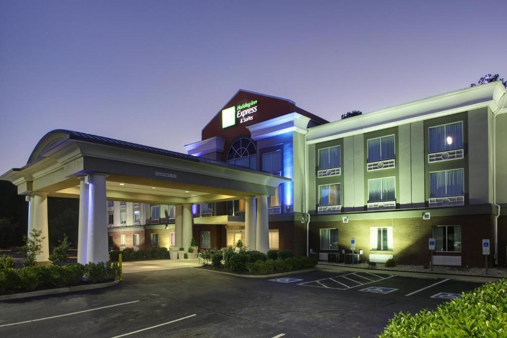 Holiday Inn Express Hotel & Suites Emporia an IHG Hotel Main image 2